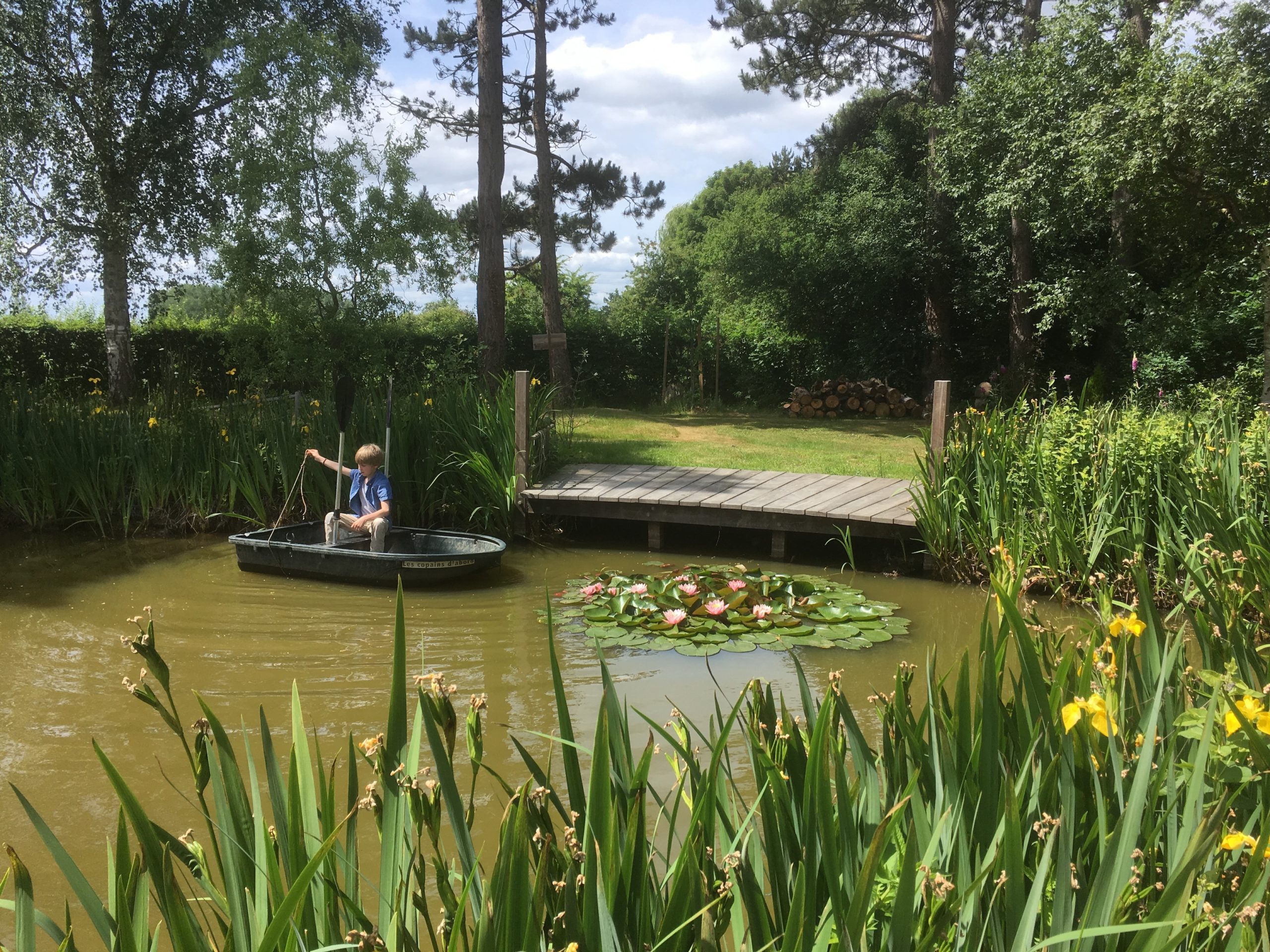 Lille-jardin-ponton-bois-mare