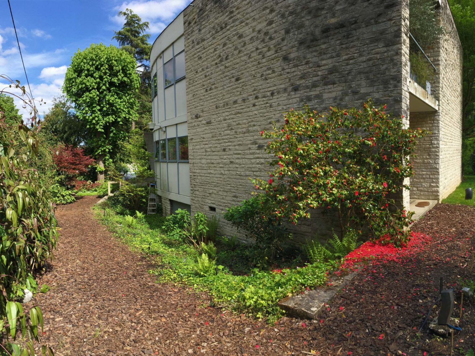 Meudon-maison-bloc-jardin