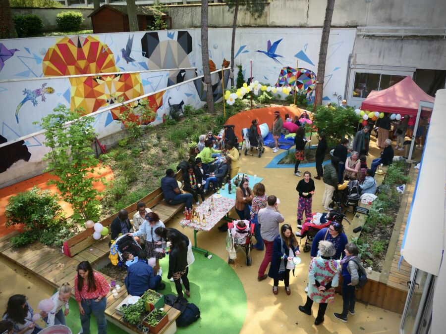 Jour d'inauguration du jardin sensoriel de l'IMP, avec les parents et les enfants