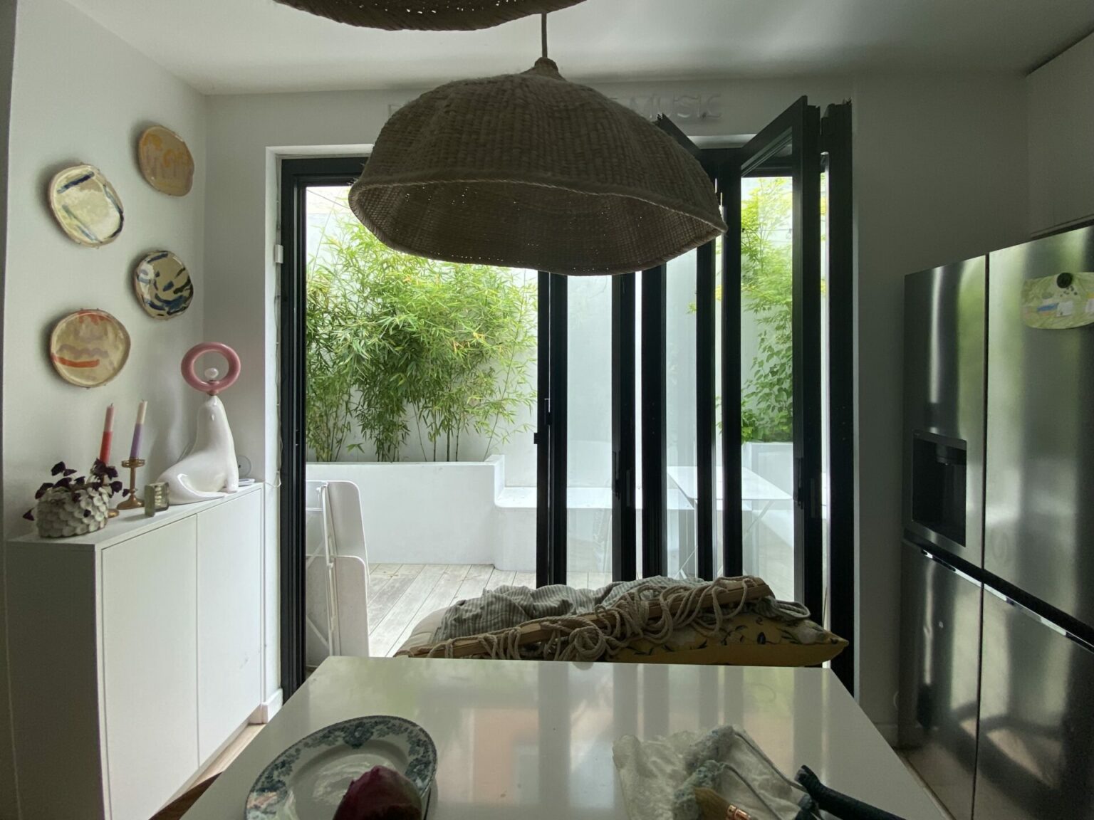 Un air grec derrière la maison